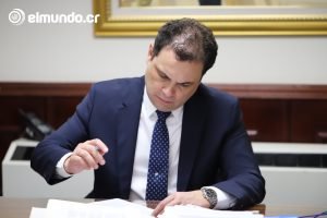 Conforman comisión para dictaminar proyecto sobre huelgas