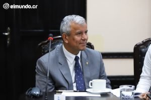 Víctor Morales reconoce que no hizo lectura ‘reposada’ de artículo 7 del decreto de la UPAD