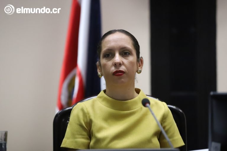 Cruickshank a Carolina Hidalgo: Usted es presidenta de la Asamblea, no del PAC