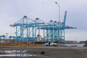 MOPT logra acuerdo para reducir filas y espera de transportistas en puerto de APM Terminals 