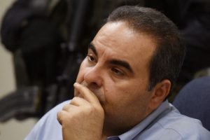 Putrefacción Estatal: El Salvador y Perú