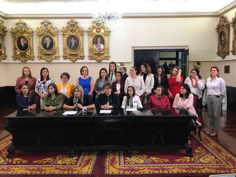 Grupo de mujeres diputadas tendrán en la mira cualquier manifestación de violencia política