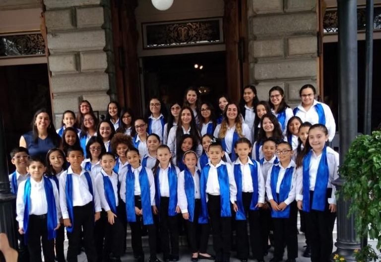 Niños cantarán por la paz en iglesias del país