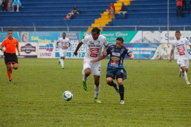 Grecia y Cartaginés se hacen daño con empate de 1-1