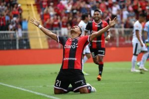 Alineaciones del partido entre Liga Deportiva Alajuelense y el Santos de Guápiles