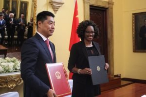 Costa Rica firma con China iniciativa de la Franja y la Ruta