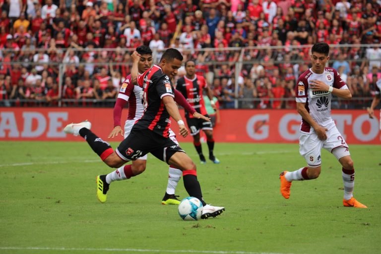 Jugadores de Primera División regresan a entrenamientos con restricciones