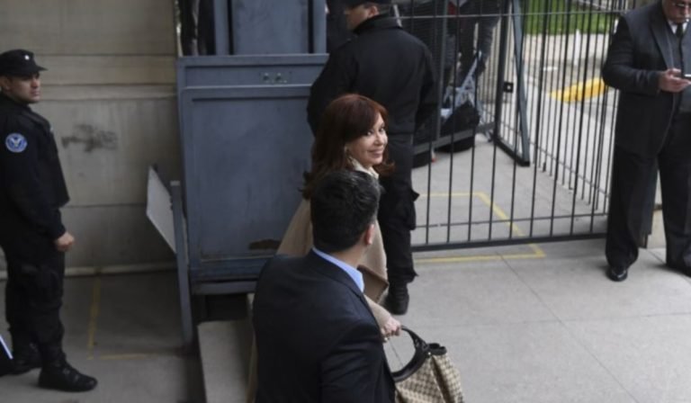Kirchner, procesada con prisión preventiva por “cuadernos de la corrupción”