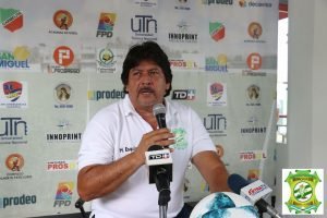 Horacio Esquivel deja la dirección técnica de Limón FC luego de los malos resultados