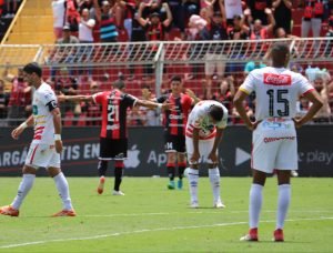 ¡Contundente goleada! La Liga derrota 6-1 a Herediano en su mejor presentación de los últimos años