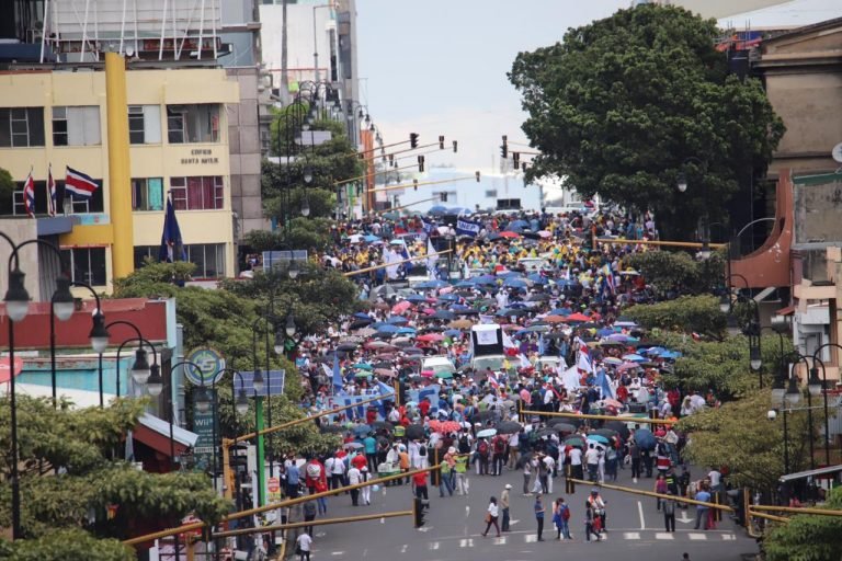 Solicitud por BCCR de declarar ilegal la huelga es admitida para estudio