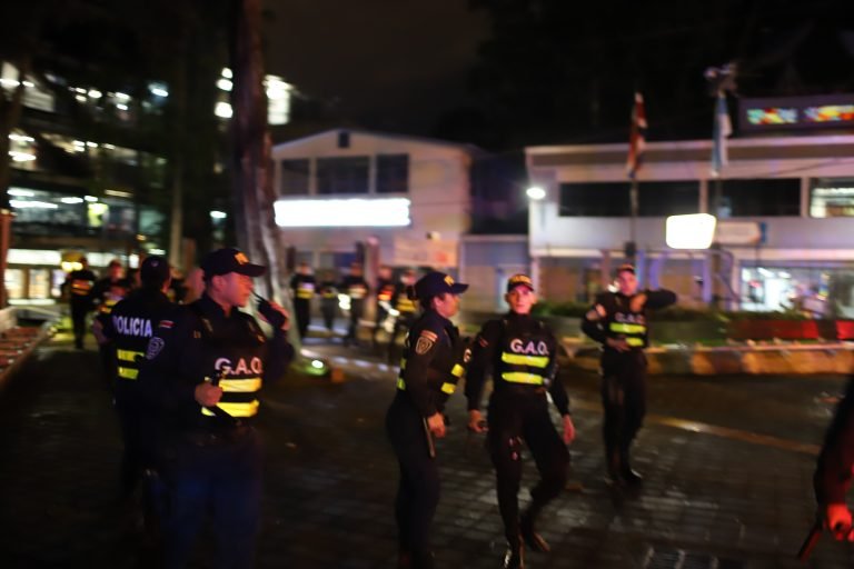 Ministro de Seguridad asegura que estudiantes agredieron a la policía