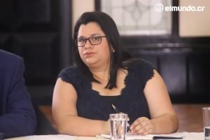 Otra vez la ¿defensora? hace gala del populismo, asegura Paola Vega