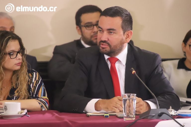 Jonathan Prendas denuncia que ministra de Hacienda no le dio plan de trabajo para reducir el gasto