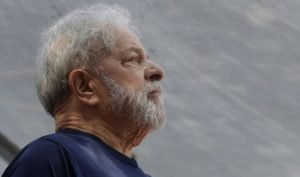 Tribunal decide que Lula no puede ser candidato presidencial
