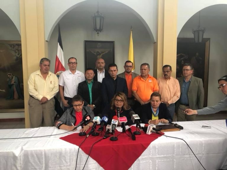 Tras primera reunión con gobierno, sindicatos afirman que huelga continúa