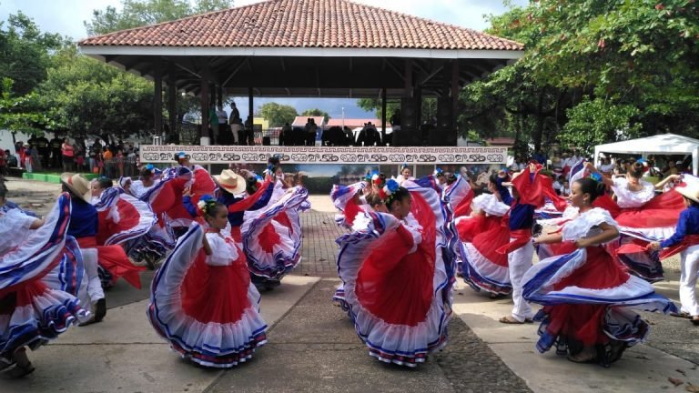 Enraizando nuestra identidad