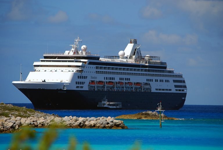 Crucero arribará mañana a Puntarenas para desembarcar a tres ticos de la tripulación