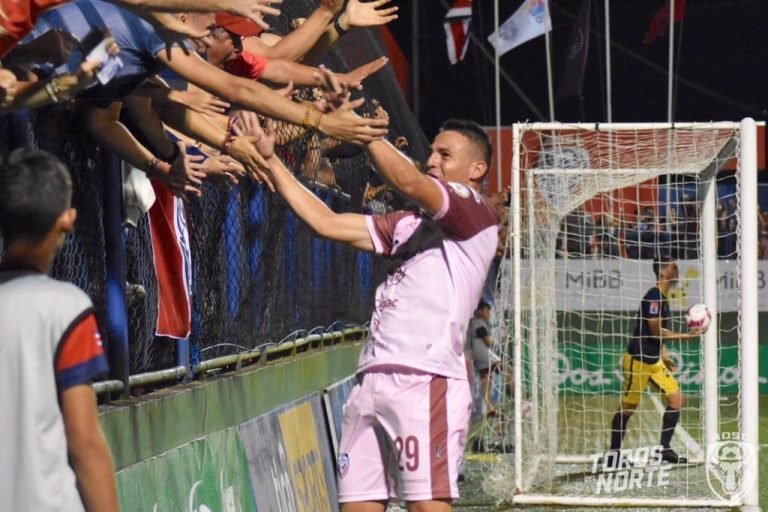 San Carlos consigue un triunfo de oro ante Guadalupe y se afianza en el tercer puesto de la clasificación