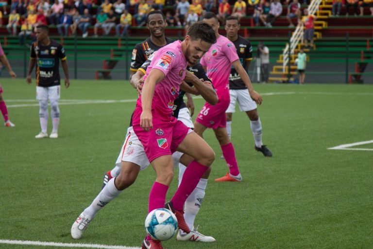 Herediano empata 0-0 con Carmelita y sigue fuera de puestos de clasificación