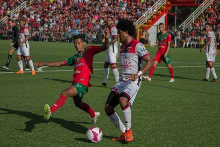 Alajuelense asume el liderato en solitario del torneo al derrotar 0-1 a Carmelita