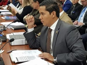 Aprueban moción para rebajar presupuesto a empresa de comunicación contratada por Presidencia