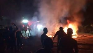 Enfrentamientos entre policía y manifestantes en Limón