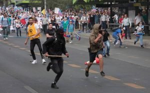 Chile: “Marcha por Jesús” fue atacada por personas encapuchadas con piedras y palos
