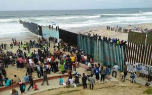 Salvadoreños organizan caravana migrante para viajar a Estados Unidos