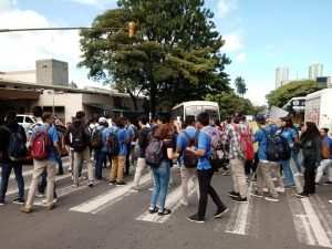 Estudiantes de secundaria bloquean Paseo Colón para exigir suspensión de Bachillerato