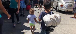 Miles de niños en la caravana migrante necesitan protección
