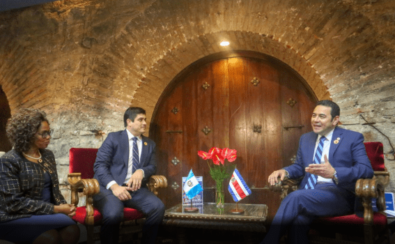 Costa Rica y Guatemala acuerdan impulsar comercio entre ambas naciones