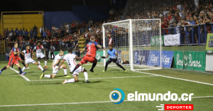 San Carlos y Alajuelense empatan 1-1 en el primer juego de la semifinal