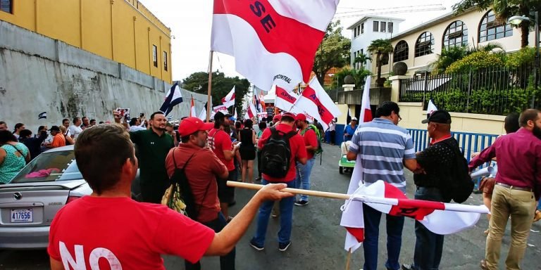 APSE denuncia que ministro de Educación ordenó cerrar canales de diálogo ante la huelga