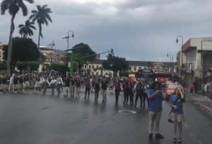 Estudiantes se manifiestan para pedir al MEP eliminación de Bachillerato