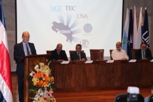 Henning Jensen asume la presidencia del Conare