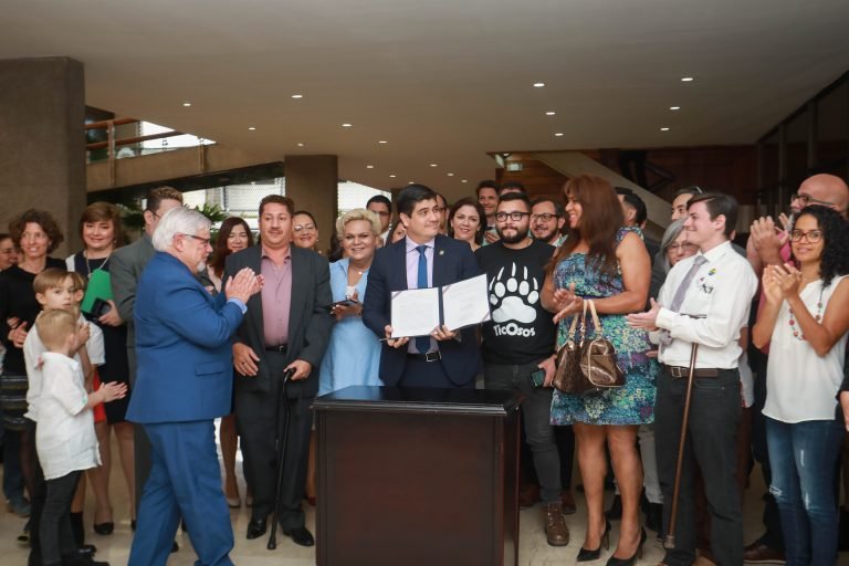 Carlos Alvarado: El amor por las personas es lo que nos debe guiar en el acto de gobernar