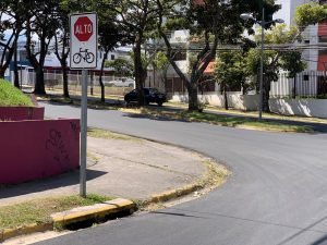 Proyecto permitirá que municipalidades y MOPT puedan remover obstáculos de la vía pública