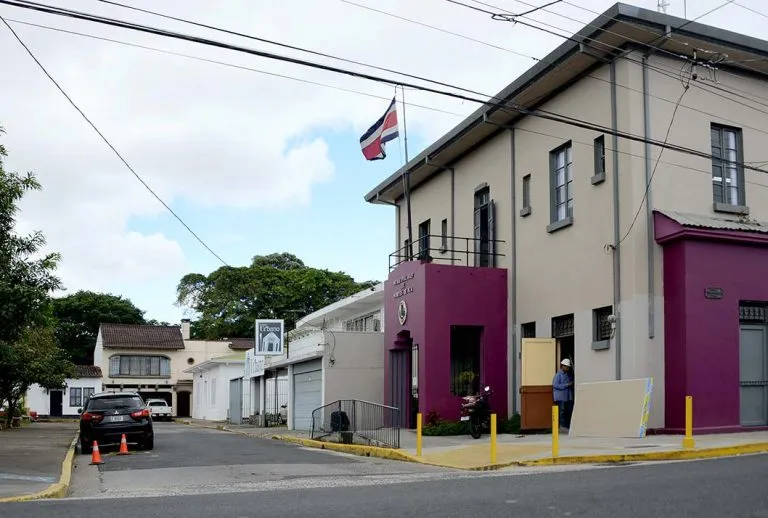 Municipalidad de Montes de Oca recolecta víveres y ropa para damnificados por crisis climática