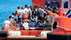 103 inmigrantes rescatados por Salvamento llegan en buen estado a Motril