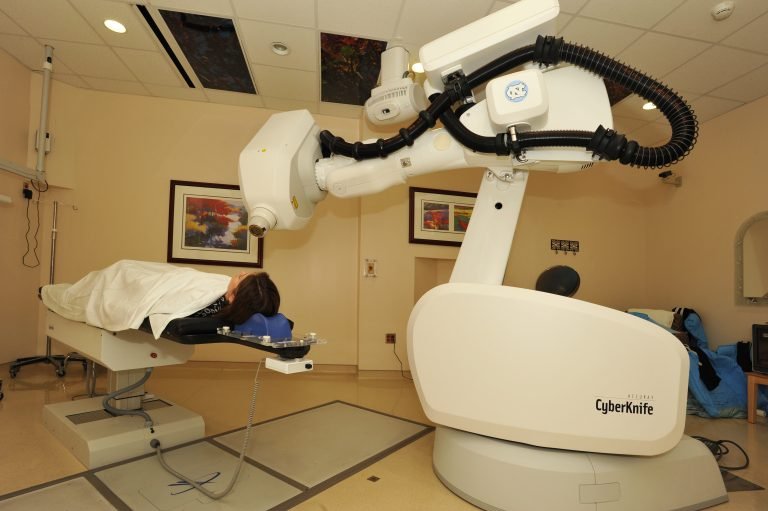 Cyberknife: un robot médico para tratar el cáncer