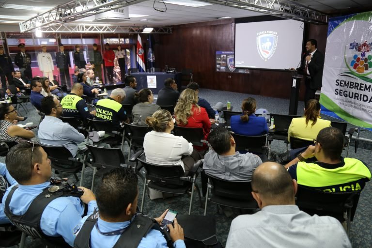 Encuentro de alcaldes permite compartir experiencias con la herramienta Sembremos Seguridad