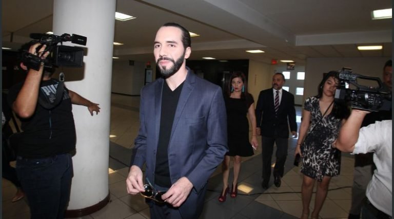 Bukele enviado a juicio por expresiones de violencia contra las mujeres