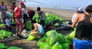 150 jóvenes de Osa realizan jornadas de limpieza de playas