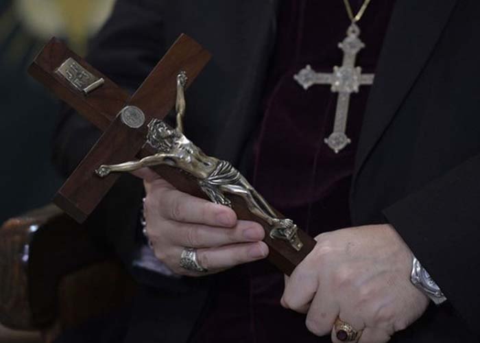 Prisión preventiva para sacerdote sospechoso de abuso sexual y tentativa de violación