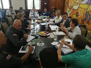 Diputados del PLN se reúnen con sectores para analizar problemática de Manuel Antonio
