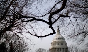 Cámara de Representantes aprueba leyes que ejercen presión a gobierno de Maduro