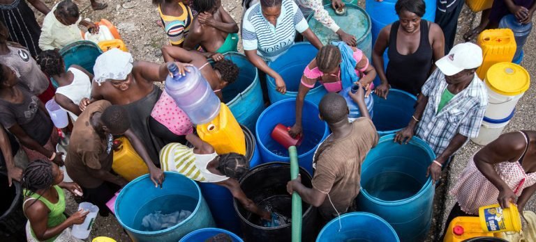 Más de 2000 millones de personas no tienen acceso a agua potable ni saneamiento básico