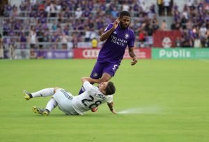 Joseph Mora sufrió fractura en su mandíbula