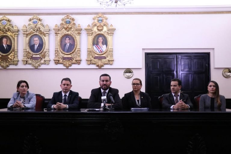 Nueva República opuesto a declarar la educación como servicio esencial